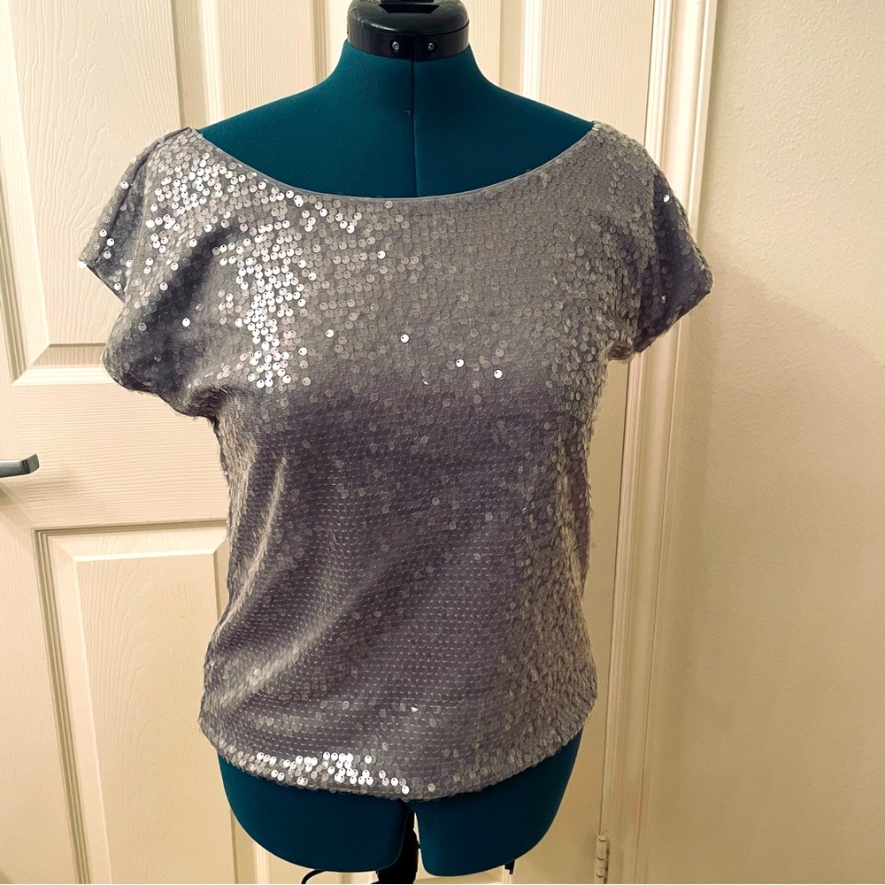 Gray sequin shell